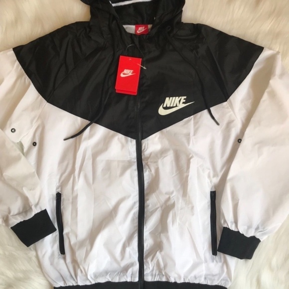 nike windbreaker mens small